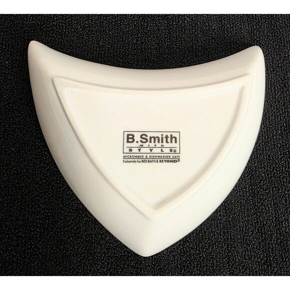 B. Smith with Style Hors D' Oeuvre Dish Bone Dish Multi Purpose Dish Triangle - Picture 2 of 4